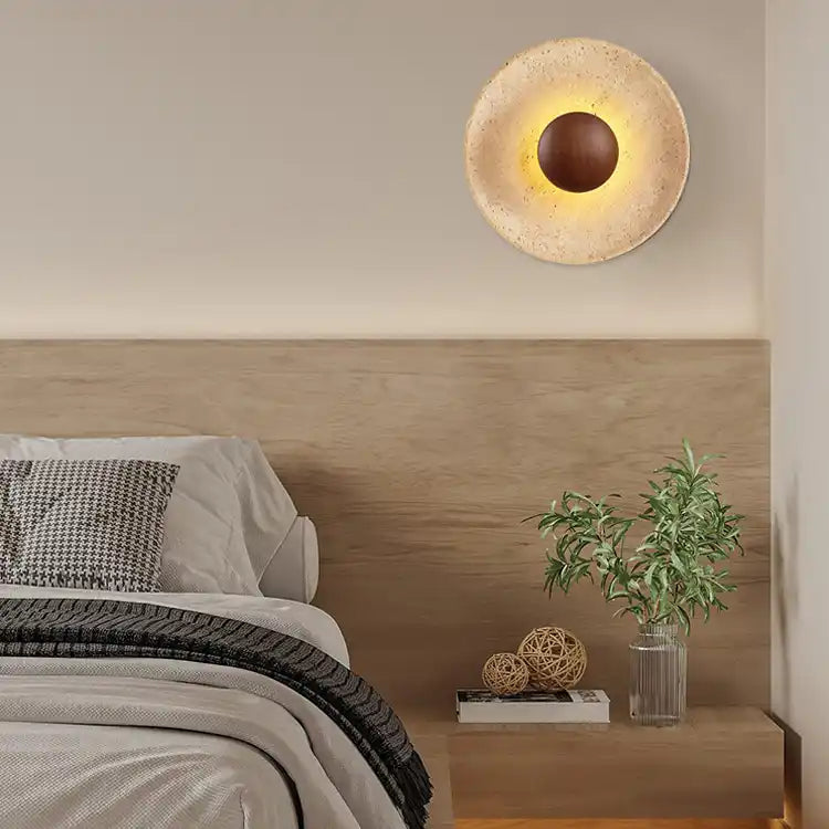Aplique de pared redondo de travertino con halo Heliara - 3.webp__PID:29c3d3e1-83da-4a2d-bc81-b606b8692252