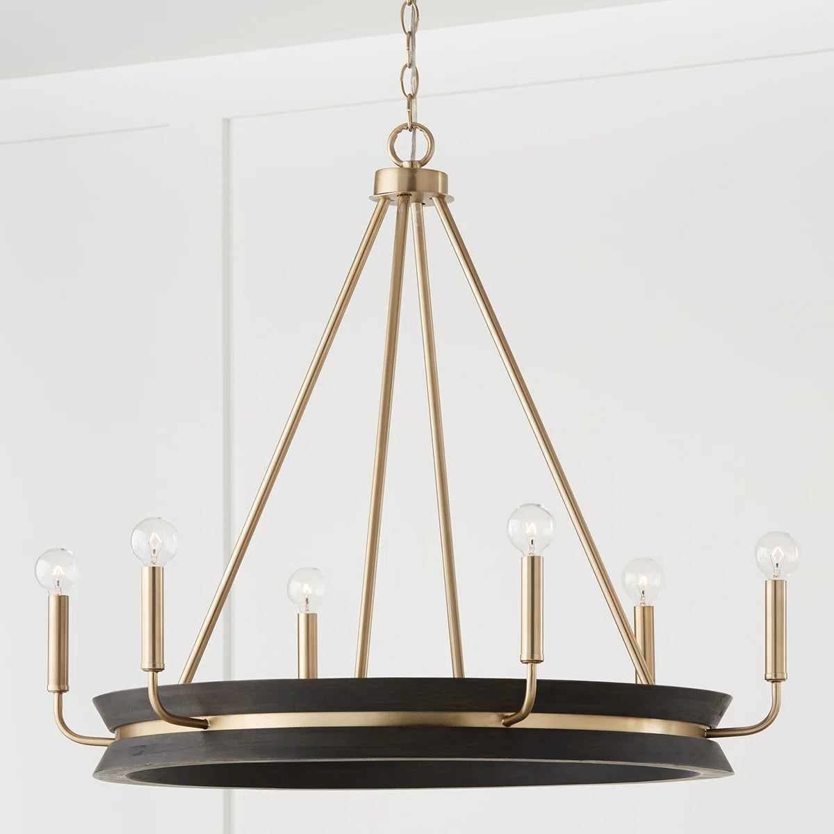 Lampadario moderno a 6 luci a forma di ruota di carro Virelle (6).webp__PID:41f82bfb-e80e-48e0-8436-c0c7aa6b4e79