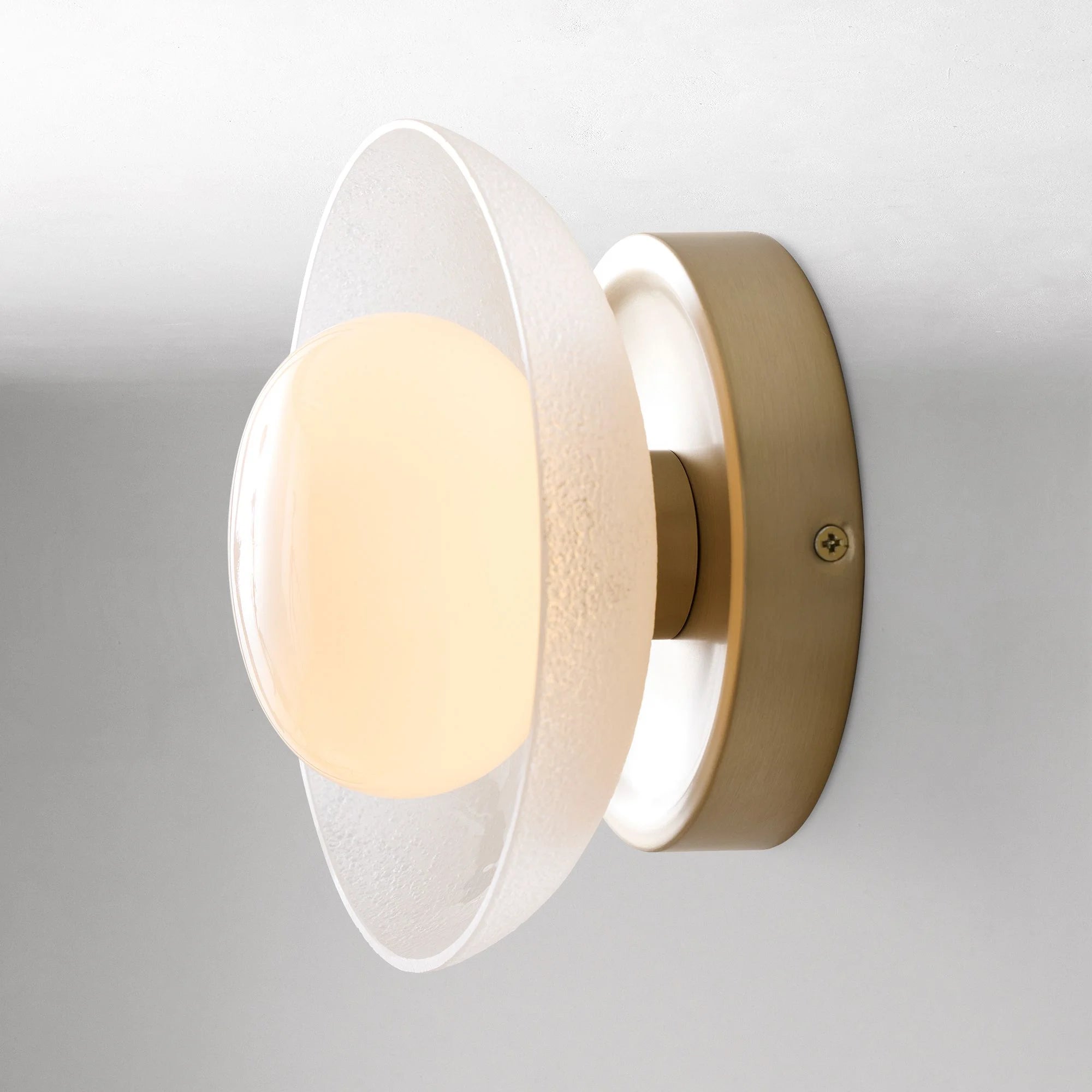 Zetes Hedendaagse Ronde Zandgestraalde Glazen Wandlamp (11).webp__PID:5aa268a3-d66f-4438-8cf8-a60b1e3748ba