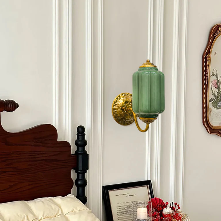 Isabella_Opal_Glass_Vintage_Brass_Wall_Sconce_3_842c4235-5c6d-4af0-909a-2142a5436526.webp__PID:442b8ea7-453e-4a6c-aa42-8b0561cf1c3e