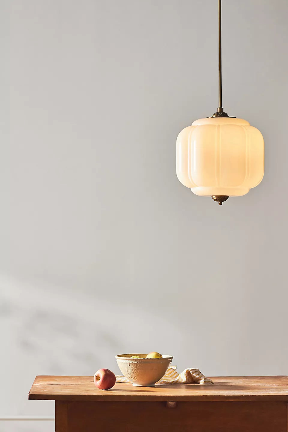 Lámpara colgante Eloise de cristal crema vintage Máni (22).webp__PID:f2bc4d22-e481-4e17-b218-3b933b334b65