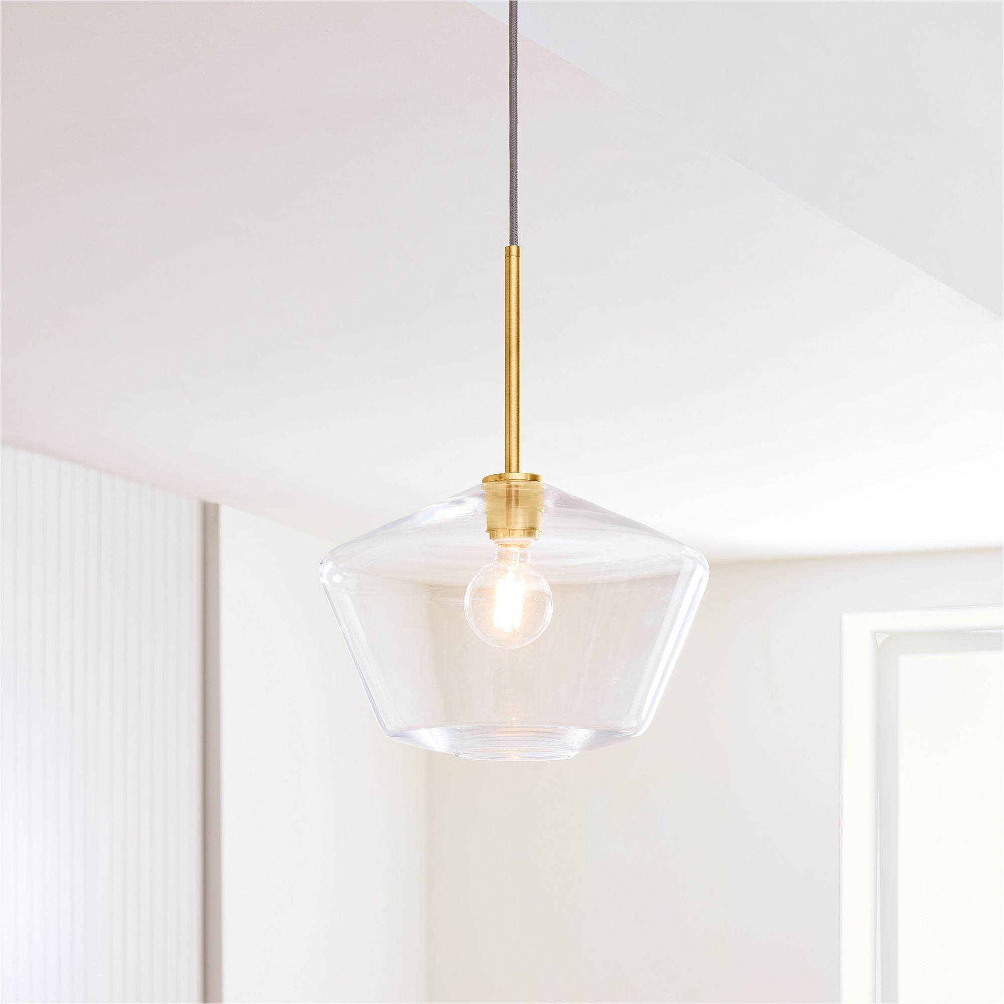 Moderne strukturierte Deckenleuchte mit Trommelschirm (16).webp__PID:44b085e6-1b9e-45a5-8a4e-72ad4d7fc0be