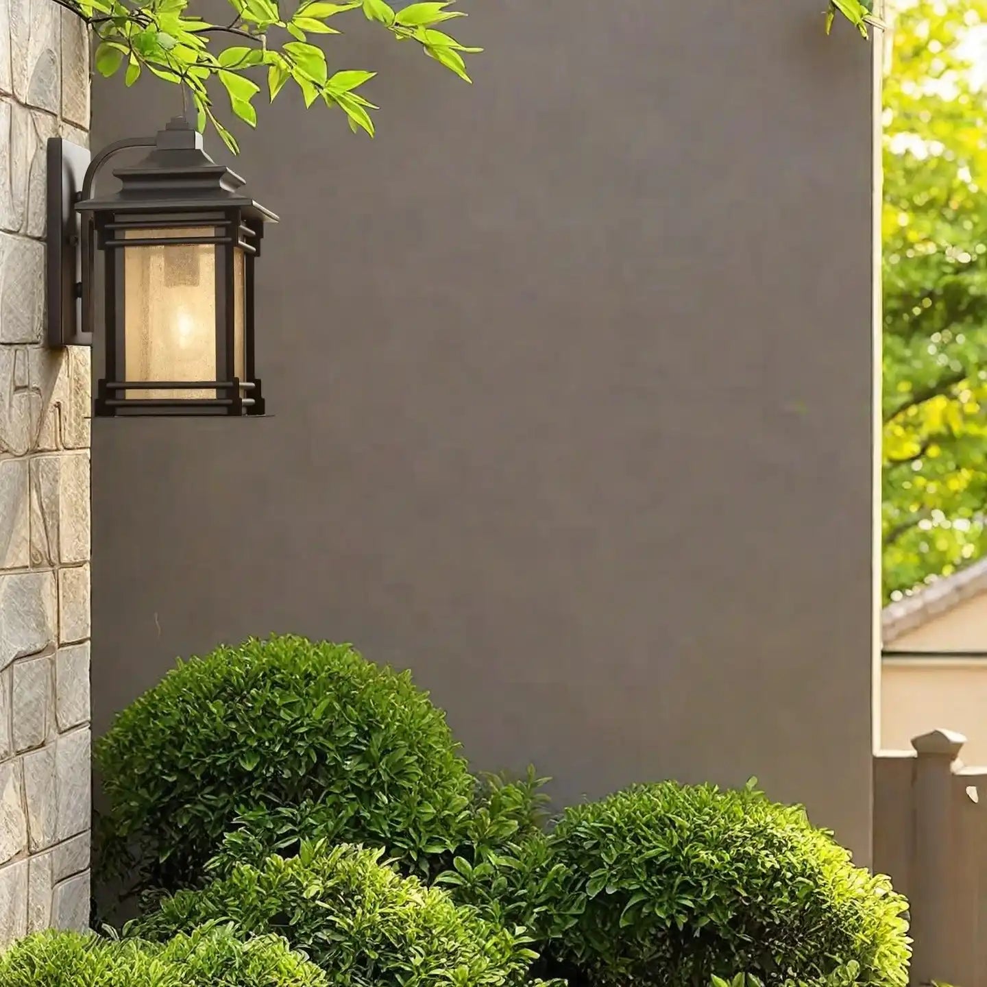 Lámpara de pared exterior estilo misión rústica de granja Hickory Point de Maxim Franklin Iron Works - 18.webp__PID:774f1762-820e-4dc4-97aa-74fcf5bbf2dc