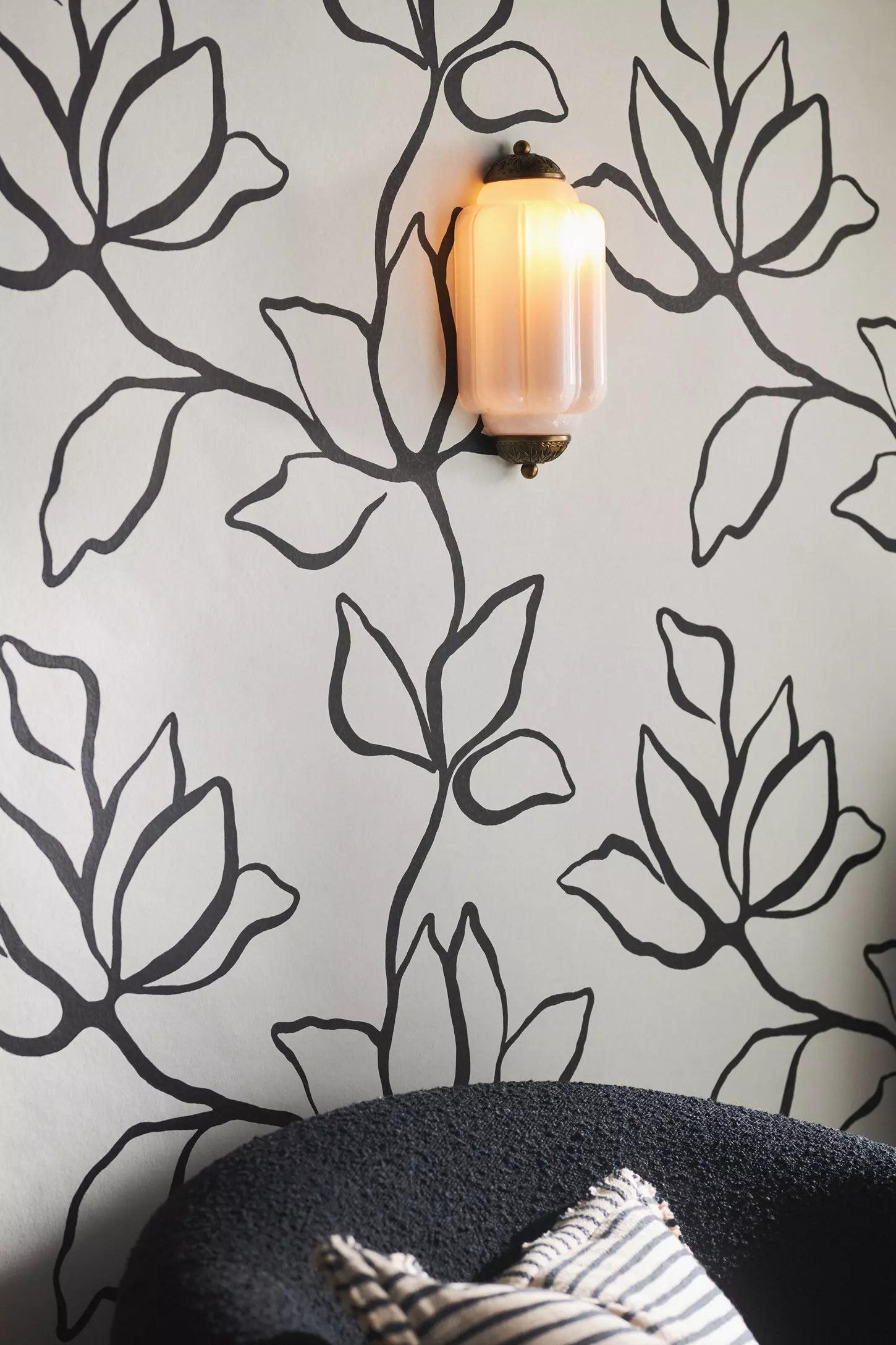 Mania Vintage Antique Milk Glass Flush Eloise Sconce2 (1).webp__PID:3cb966a4-6902-4752-b5e8-3fee544346c5