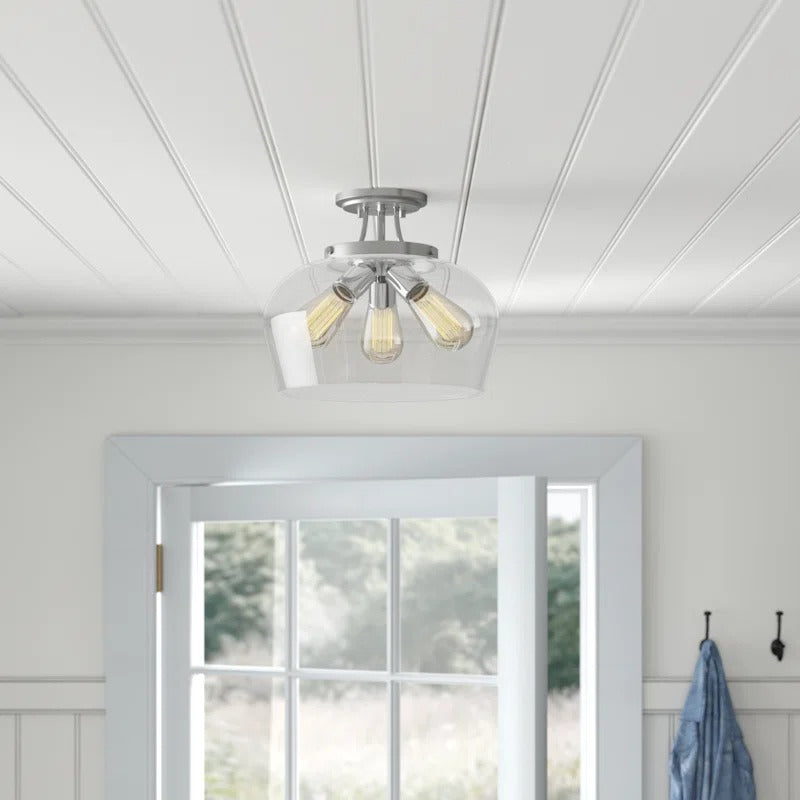 Plafonnier Collina Modern Farmhouse à 3 lampes en verre transparent scene2.webp__PID:19d029b5-8f03-4999-b792-2405892fe366