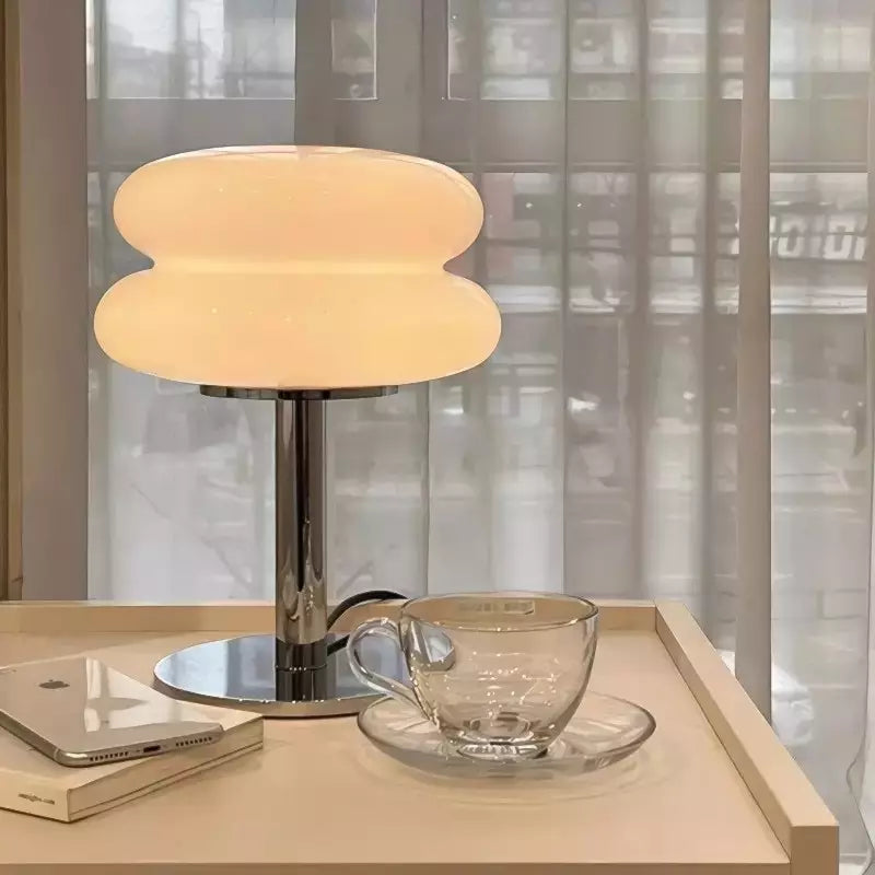 Marta Moderne Bauhaus Glazen Tafellamp9.webp__PID:074d216b-3626-472d-a747-b3228b0ec1af