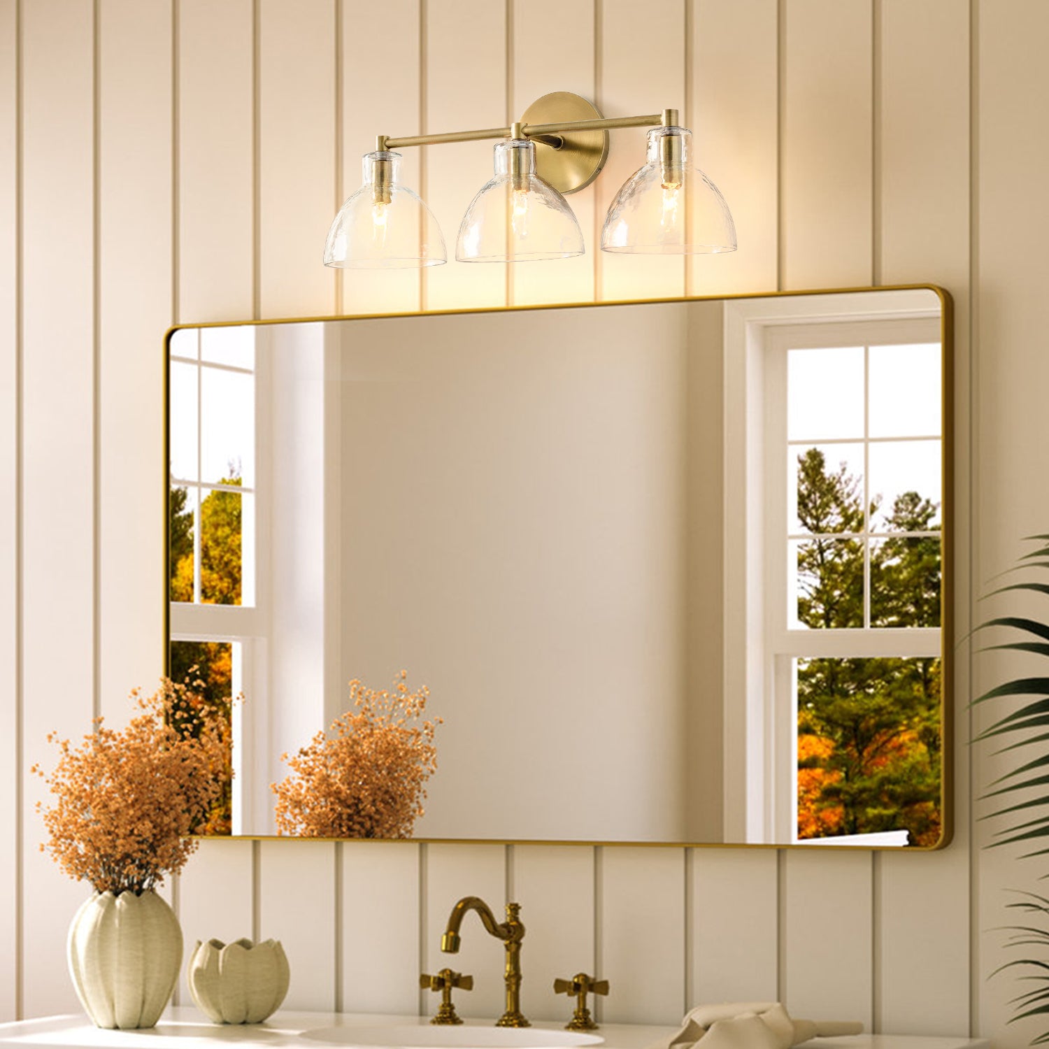 Xeno Antique Brass Recycled Glass Wall Sconce (8).webp__PID:e6194dd2-898e-478c-82f8-547832419c45