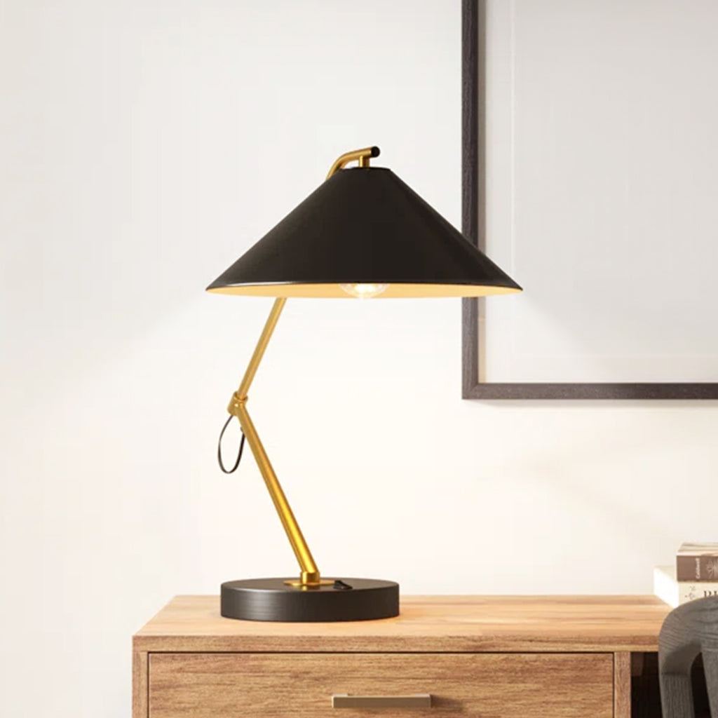 Lampada da scrivania USB moderna in metallo nero e oro (3).webp__PID:7c370c5b-5e1f-4255-875b-3076f57483cf