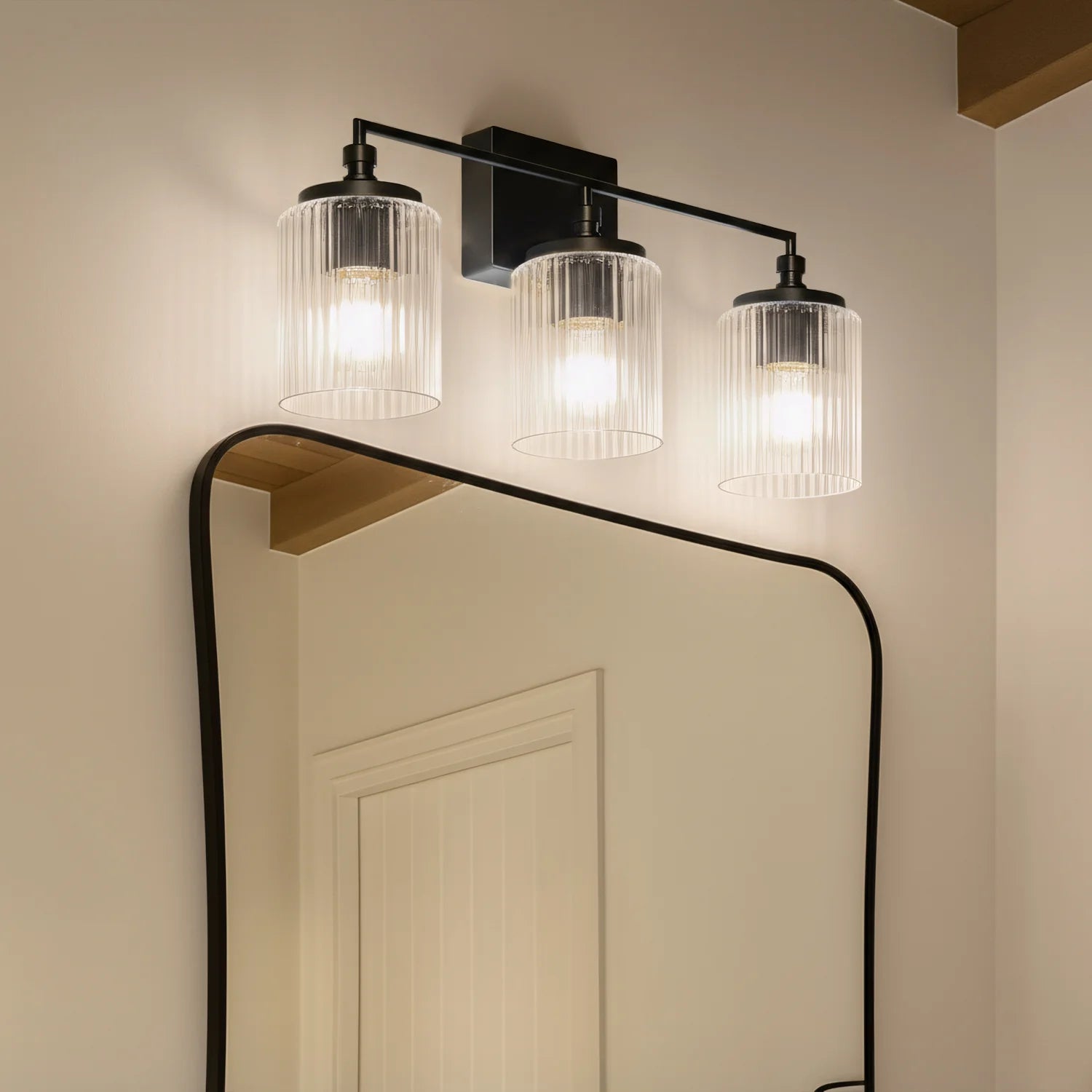Lampada da parete moderna Eliot a cilindro in vetro rigato a 3 luci (2).webp__PID:79c560ee-1dda-4a55-bb59-60be1e4842a3