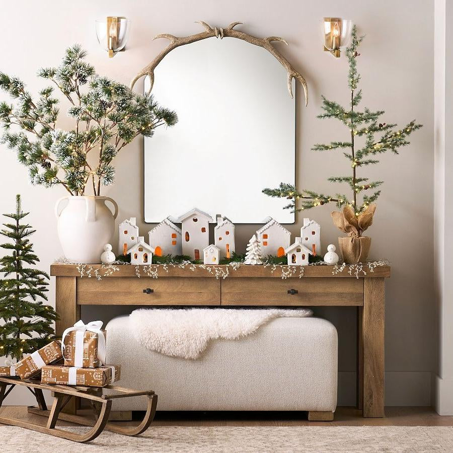 Callan Vintage Metal Glass Wall Sconce scene1.webp__PID:1b696a61-37ac-4a20-8a3f-c7a4da8a6da0