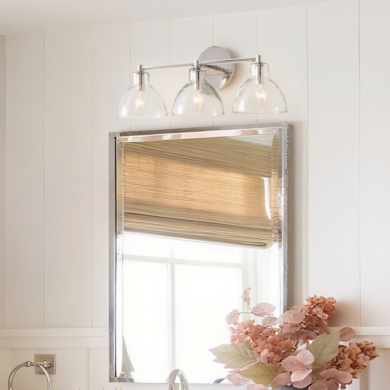 Xeno Antique Brass Recycled Glass Wall Sconce (6).webp__PID:b1a42bd1-f604-43fe-b967-1989e07c54ac