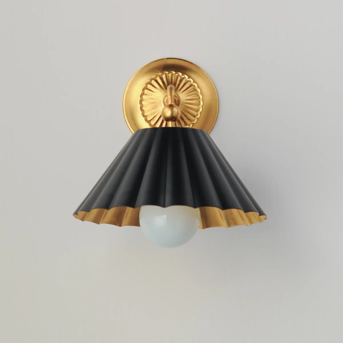 Aplique de pared Vesta Farmhouse con festón de pan de oro (8).webp__PID:5d74c337-a59d-4713-9a7f-68a7bf608ec3