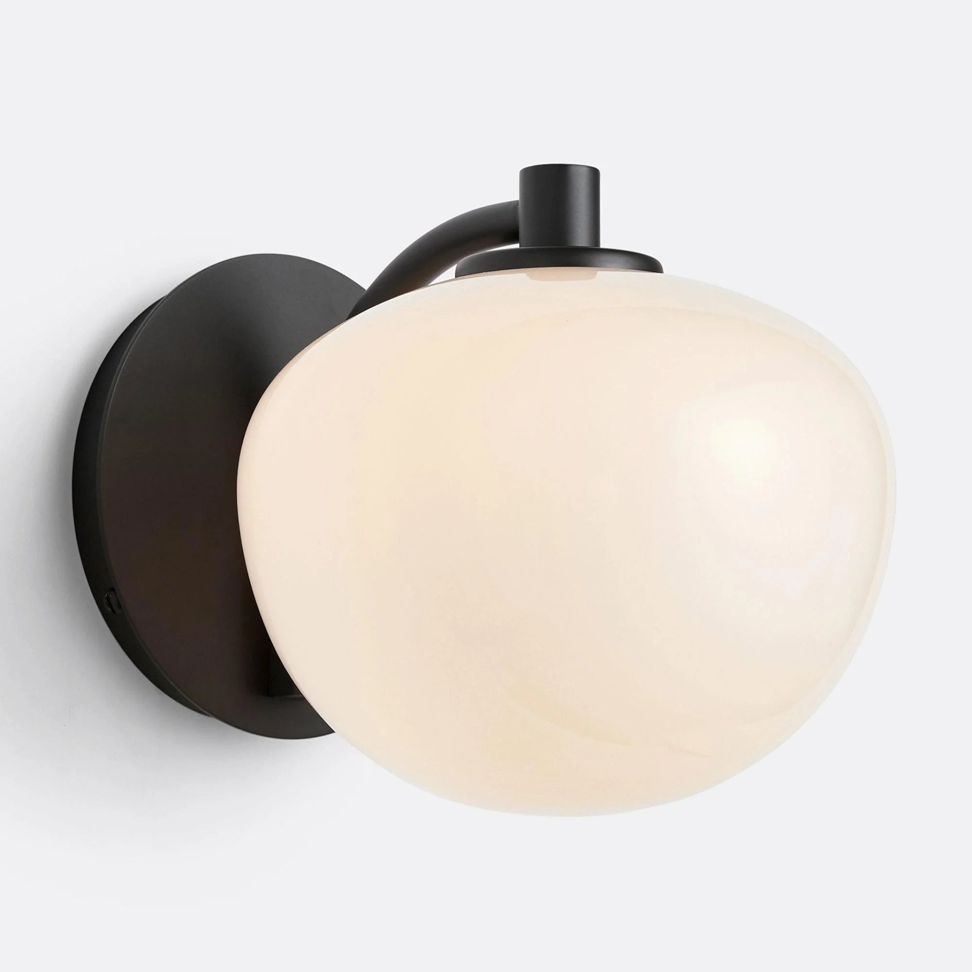 Cassilda Modern Elegant Milk Glass Vanity Light (1).webp__PID:d691bc66-b485-4a9a-bccd-4d089bc3b6d1