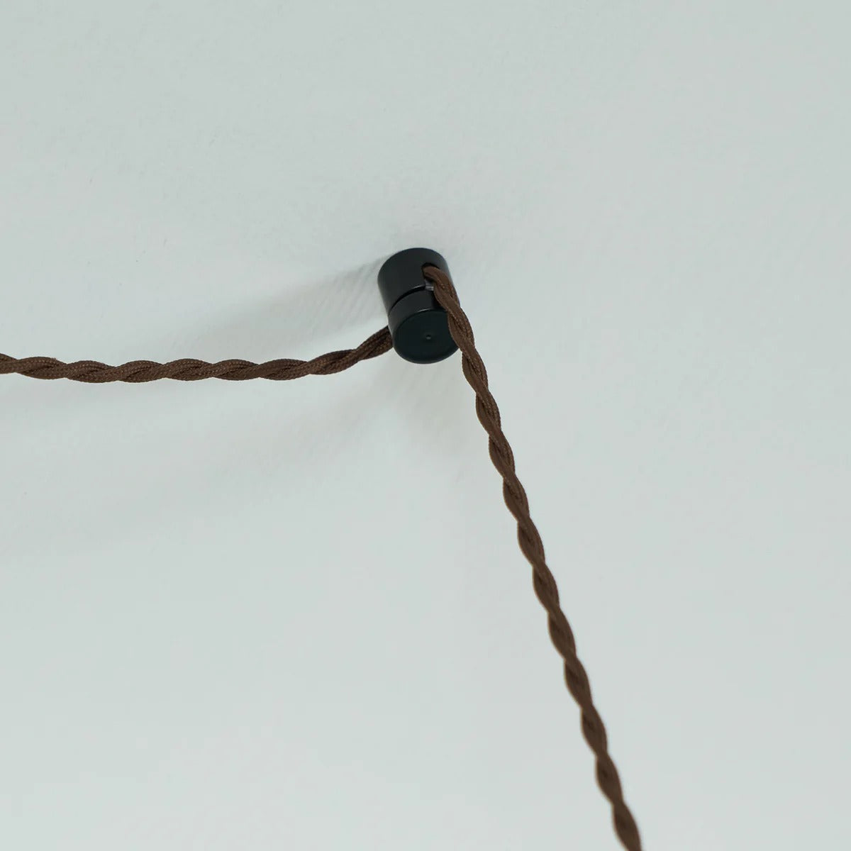 Lámpara colgante enchufable escandinava moderna Alva, detalle 2.webp__PID:8c5c41ef-9b13-48c2-82f6-20eafaf8c14f