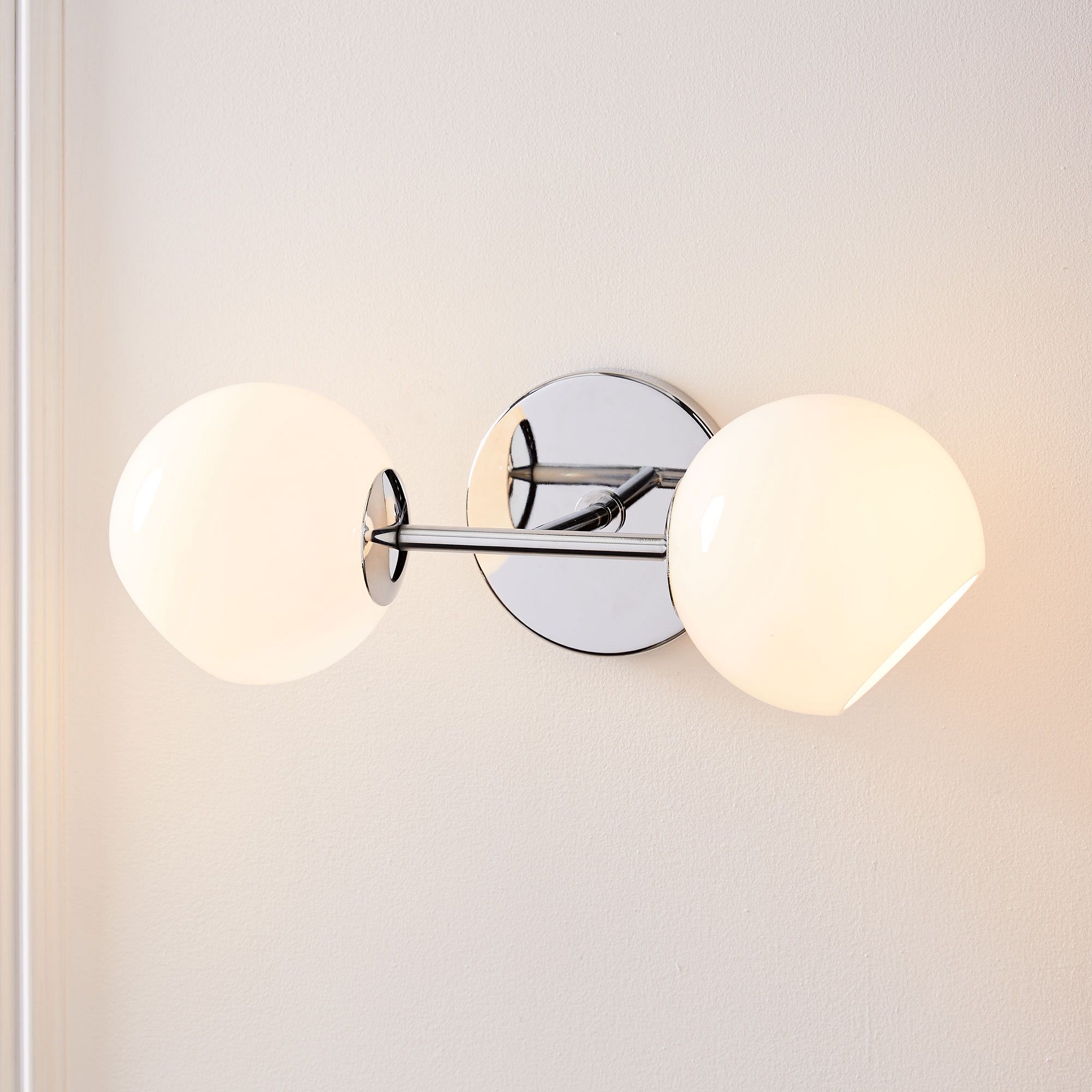 Arke Modern 2-Light Staggered Globe Glass Wall Sconce (2).jpg__PID:b911129d-9162-4096-bc90-ebfa8c9c6374