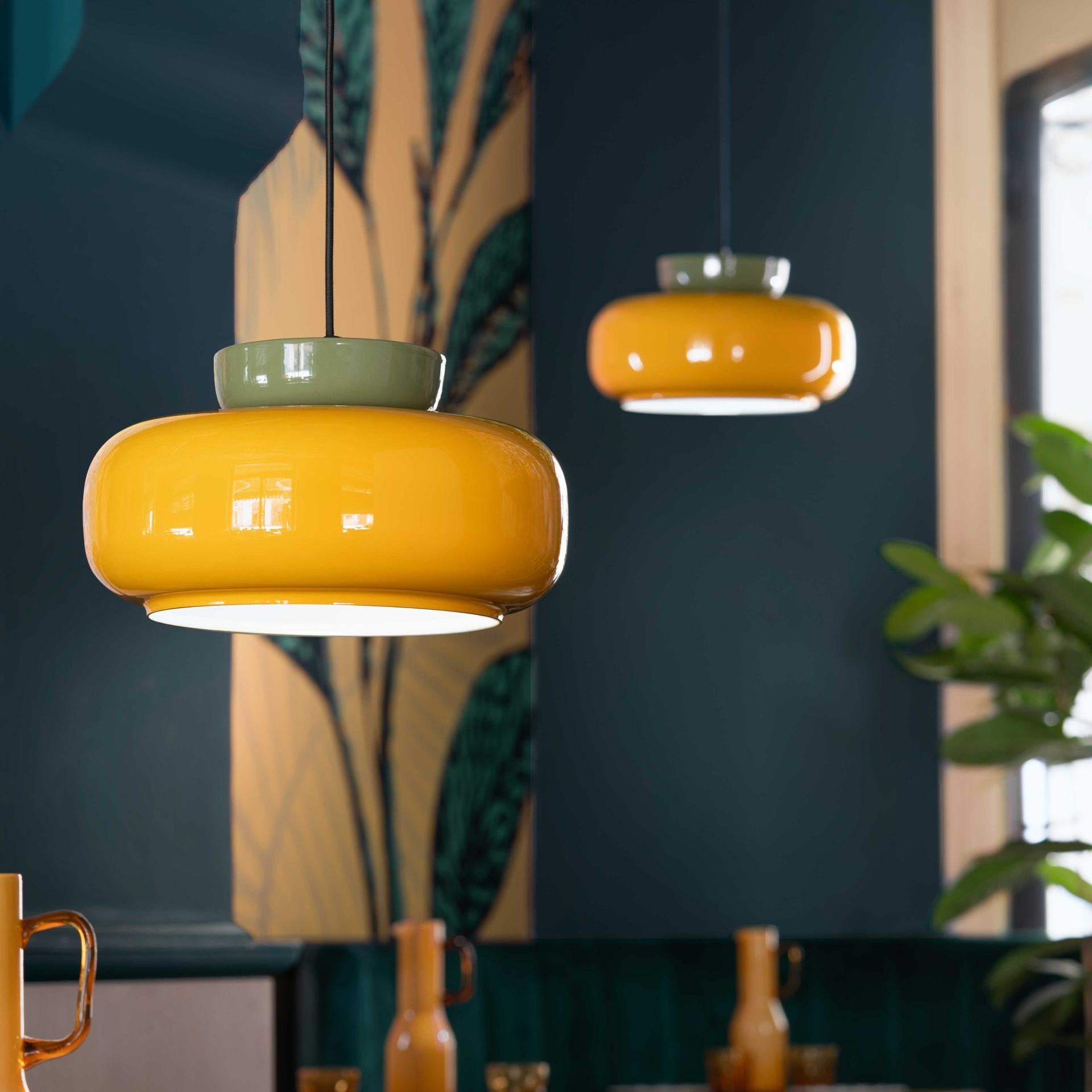 Niaw Colorful Bauhaus Ceramic Disc Pendant Light (1) (1).webp__PID:5bf60542-3734-441c-a213-9835cc744609
