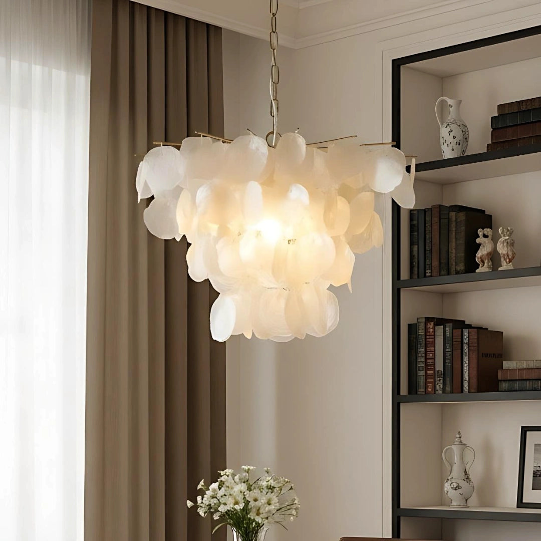 Leslie Luxury Natural Shell Metal Chandelier4.webp__PID:e1e283da-dfd6-4445-9a6d-344d0a3aa364
